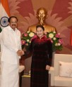 वेंकैया से मिलीं गुयेन किम