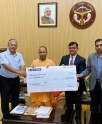 एचडीएफसी ने मुख्यमंत्री को सौंपा चेक
