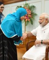 मोदी की कलाई पर राखी