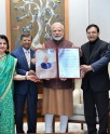 प्रधानमंत्री नरेंद्र मोदी को सम्मान