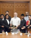 मिशन शौर्य के दल से मिले प्रधानमंत्री
