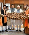 अजमेर शरीफ के लिए चादर सौंपी