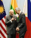 मोदी की सिंगापुर के प्रधानमंत्री से भेंट