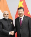 प्रधानमंत्री की शी जिनपिंग से भेंट