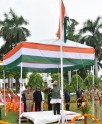 राम नाईक ने किया राजभवन में झंडारोहण