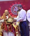 उपराष्ट्रपति ने किया सम्मानित