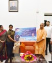 मुख्यमंत्री योगी से मिलीं पूर्वा धवन
