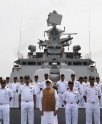 सिंगापुर में चंगी नौसेना बेस में मोदी