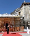 केदारनाथ मंदिर में पूजा-अर्चना