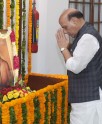 वीर सावरकर को श्रद्धासुमन अर्पित