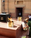 जनरल सो विन की शहीदों को पुष्पांजलि