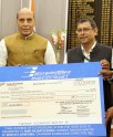 बीईएल ने रक्षामंत्री को लाभांश चेक सौंपा