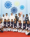 कृषि केंद्र में छात्रों के बीच वेंकैया