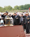 राष्ट्रीय युद्ध स्मारक पर श्रद्धांजलि