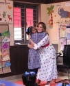 मेलानिया ने की बच्चों से मुलाकात