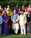 आंगनवाड़ी कार्यकर्ताओं के बीच मोदी