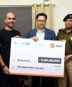 भारत के वीर कोष में योगदान