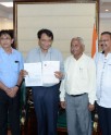 सुरेश प्रभु ने दिया जीआई प्रमाण पत्र
