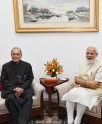 प्रणब मुखर्जी से मिले नरेंद्र मोदी