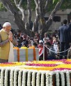 मोदी का महात्मा गांधी को नमन
