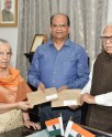 पोस्टल बैलेट से मताधिकार का प्रयोग