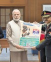 सैनिक बोर्ड के अधिकारी प्रधानमंत्री से मिले