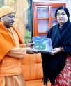 योगी से मिलीं अनुराधा पौडवाल
