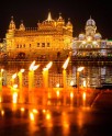 गुरु नानक जयंती पर प्रकाशित स्वर्ण मंदिर