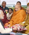 बौद्ध भिक्षुओं को सम्मान