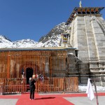 केदारनाथ मंदिर में पूजा-अर्चना