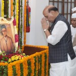 वीर सावरकर को श्रद्धासुमन अर्पित