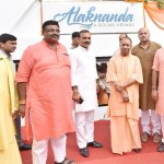 वाराणसी में अलकनंदा क्रूज का उद्घाटन