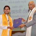 राष्ट्रपति ने दी छात्र-छात्राओं को डिग्री
