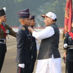 रक्षामंत्री ने प्रशिक्षुओं को दिए पदक