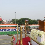 'गले लगाकर कश्मीर का समाधान'