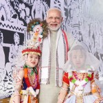 बच्चों के बीच प्रधानमंत्री