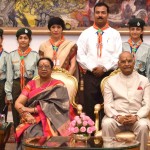 रक्षाबंधन पर बच्चों से मिले राष्ट्रपति