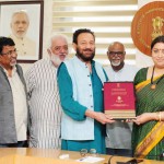 शेखर कपूर ने सौंपी ईरानी को जूरी रिपोर्ट