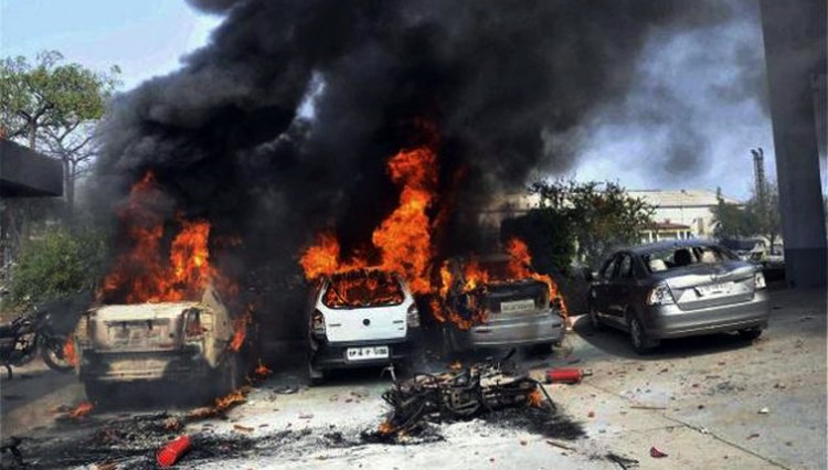 violence in noida