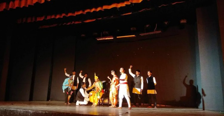 hindu college mein jaat jaat kee baat drama