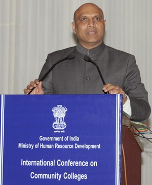 dr. mm pallam raju