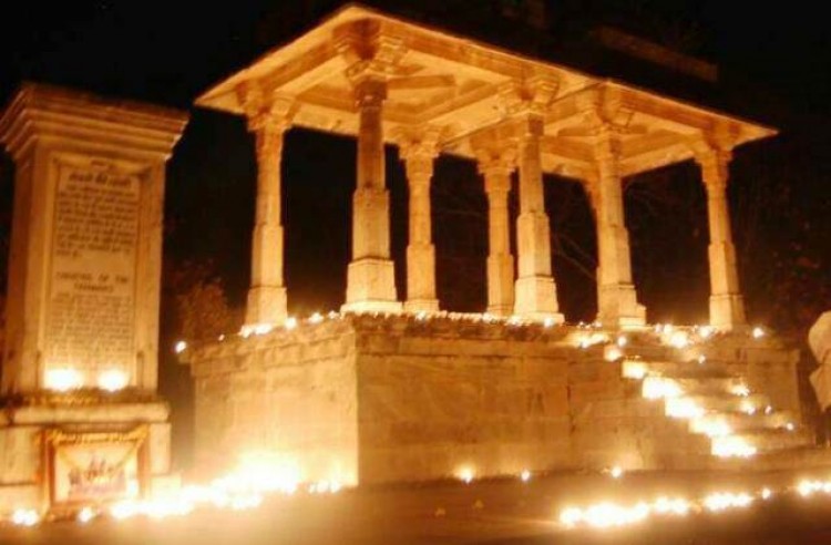 haldighati ke yuddh kee barasee par deepaanjali