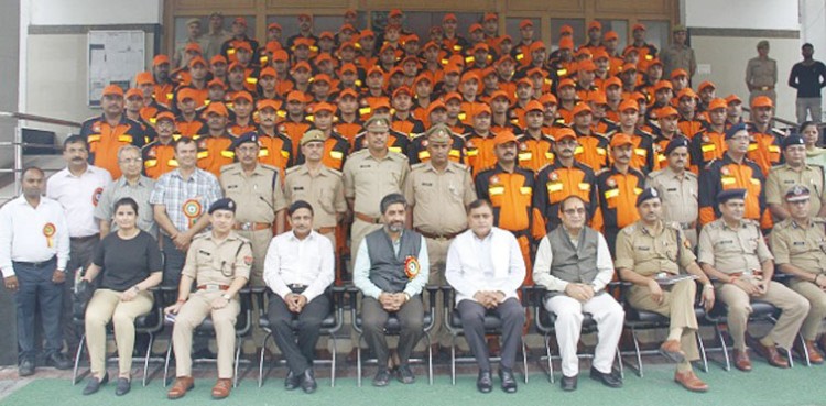 dgp op singh with sdrf team in kgmu