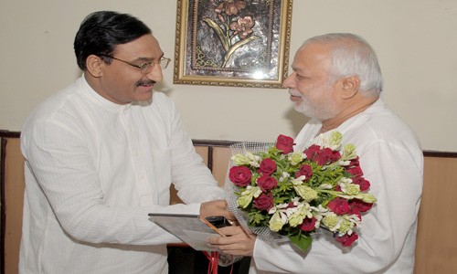 मुख्यमंत्री निशंक-फिल्म निर्माता एन चंद्रा