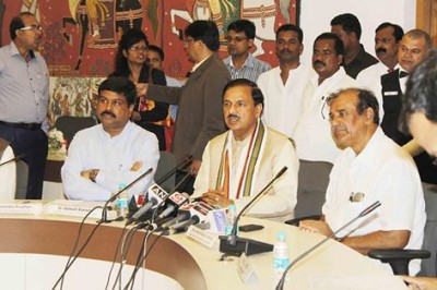 mahesh sharma and dharmendra pradhan