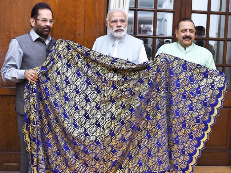 prime minister ne khvaaja ke lie chaadar bhejee