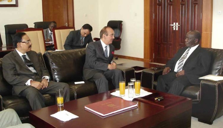 ghulam nabi azad meeting the vice president of the republic of uganda, mr. edward ssekandi