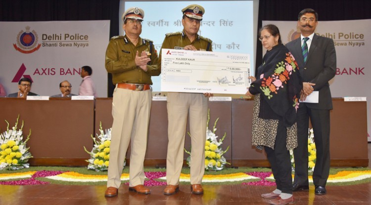 financial aid to the dependents of dead policemen