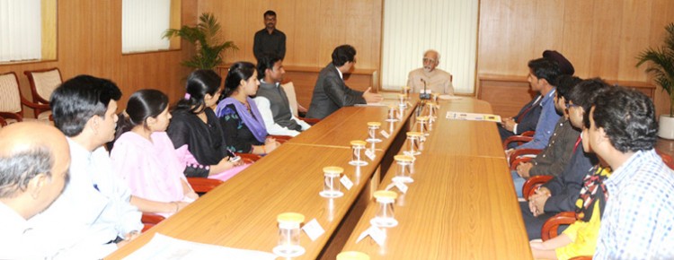 urdu journalism students and vice president hamid ansari