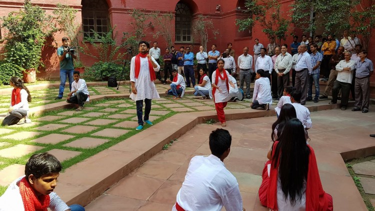 svachchhata par abhirang ka nukkad naatak
